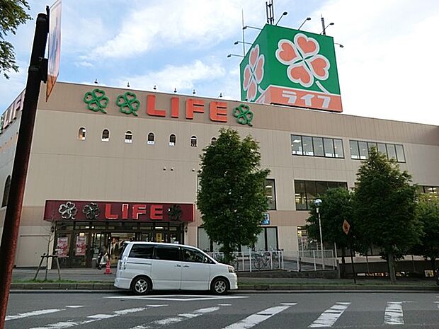 スーパー 600m ライフ増尾店