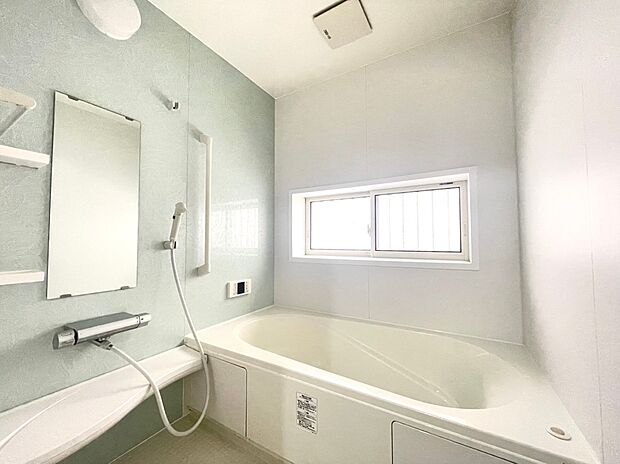 内装〜bathroom〜  ゆったりした気分で一日の疲れを癒せる広々浴室
