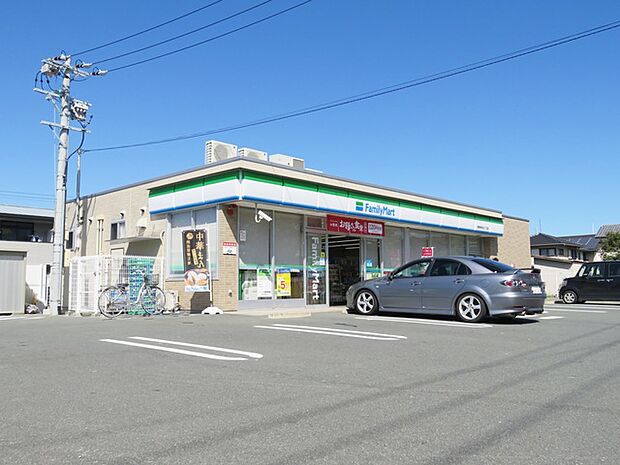 ファミリーマート豊橋東岩田三丁目店（1630m）