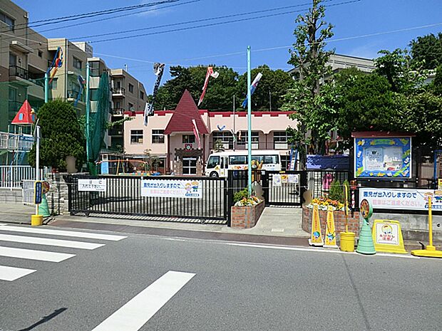 チロル幼稚園まで約1200ｍ