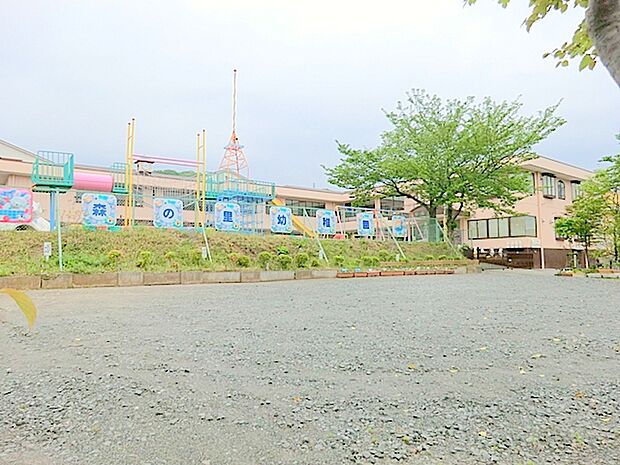 【森の里幼稚園】　若宮公園が目の前にあり緑豊か、自然豊かな幼稚園です。