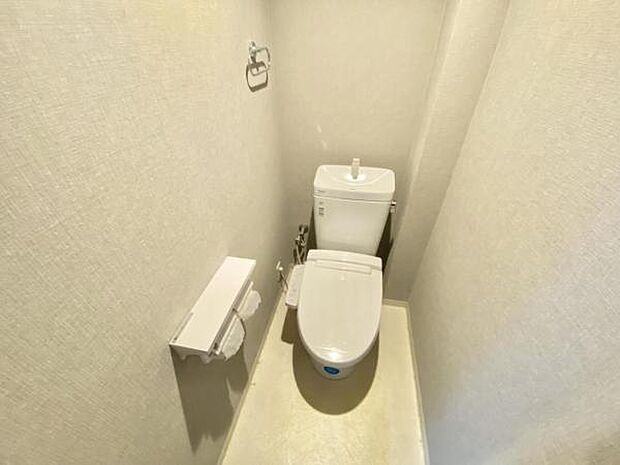 ≪トイレ≫ 白を基調とした清潔感のあるトイレです。