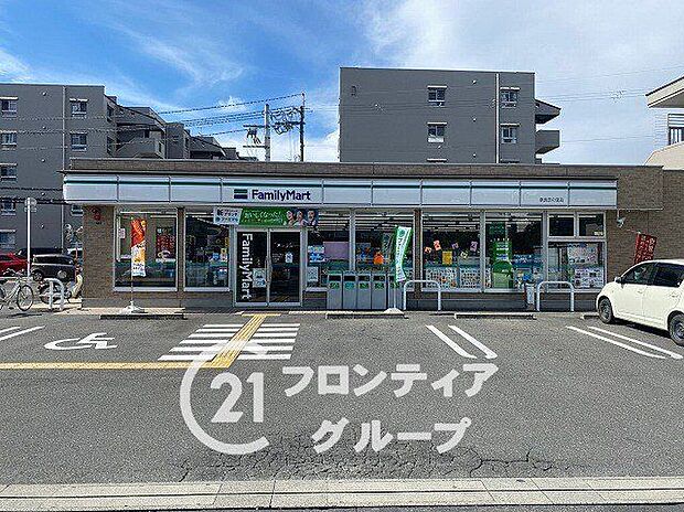ファミリーマート奈良恋の窪店 徒歩5分。 370m