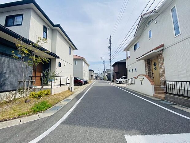 閑静な住宅街で静かな暮らしが叶います。子育て世代のご家族も暮らしやすいエリアです！