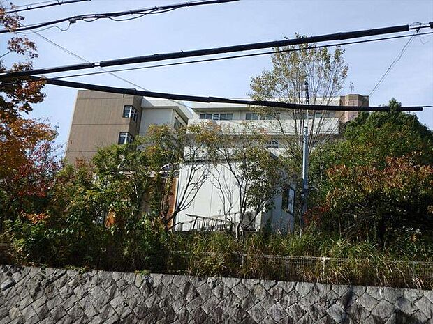 地方独立行政法人神戸市民病院機構神戸市立西神戸医療センター 徒歩33分。 2620m