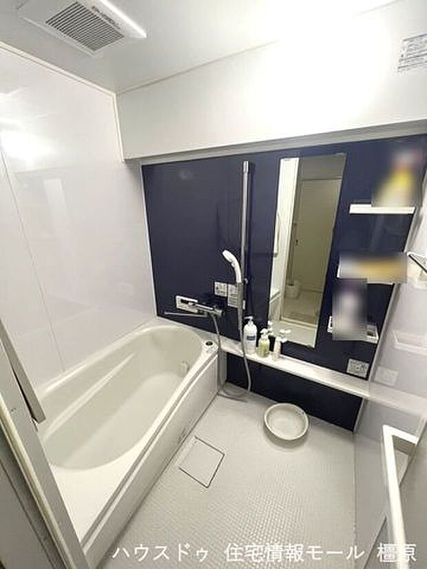 2015年に新調された浴室も是非ご覧下さい。ボタン一つでお湯はり操作ができるオートバス機能付きです。