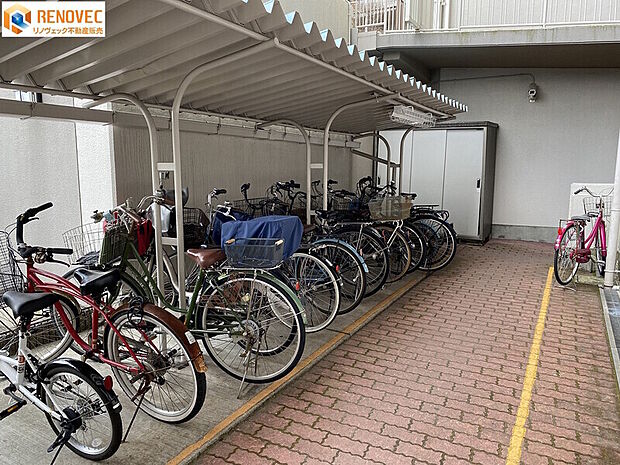 【自転車置場】◆屋根のある駐輪場なので雨から自転車を守ります！◆通学・通勤に便利な駐輪場です♪◆ルールを守ってキレイに駐輪しましょう！
