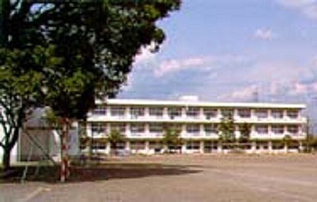 清水町立清水小学校 130m