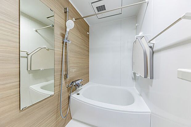 ひろびろとした清潔感のある浴室！