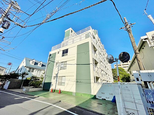 豊かな居住性とクオリティが見事に調和した住空間は、住まうことの喜びを感じさせてくれます。