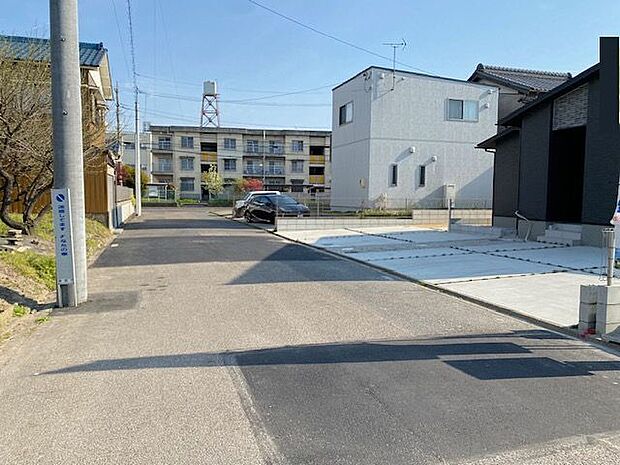 東側道路幅員約6.0mあります。気になる方は、ご案内させていただきます。お問い合わせは「ハウスドゥ！清須店」まで！名鉄新清洲駅から西へ。十六銀行さんの前です！