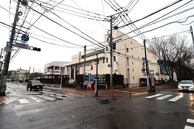 福岡市中央図書館