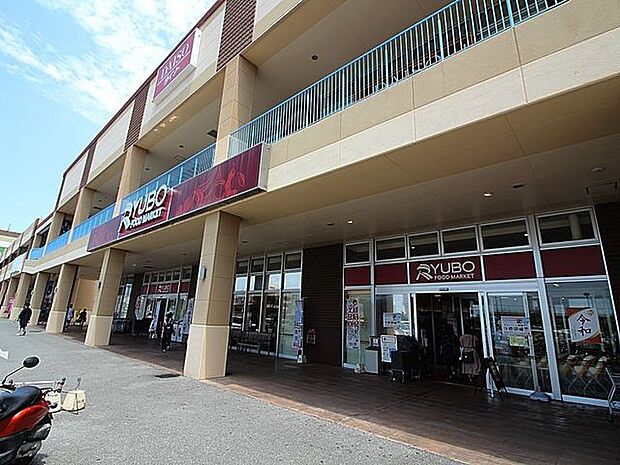 リウボウ豊崎食品館 350m