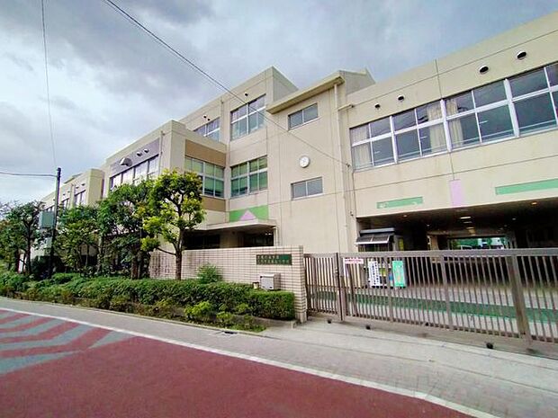 三鷹市立高山小学校 徒歩3分。 240m