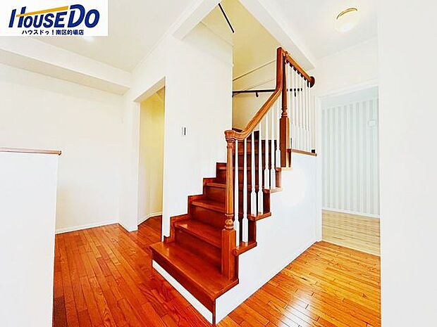 リビングイン階段は自然と家族が顔を合わせる時間を増やしてくれ、お部屋を広く見せてくれる効果もあります。