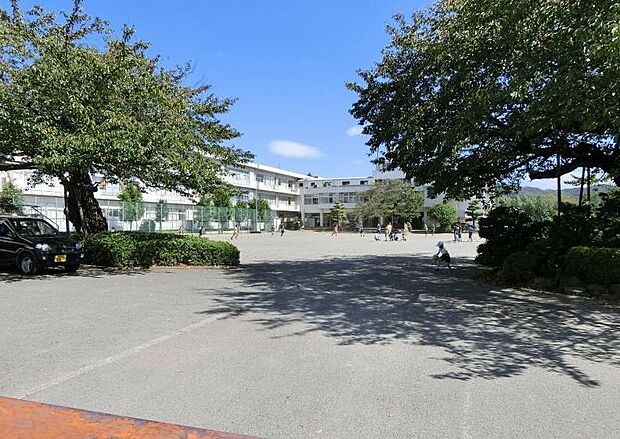 【小学校】伊勢原市立高部屋小学校まで2147ｍ