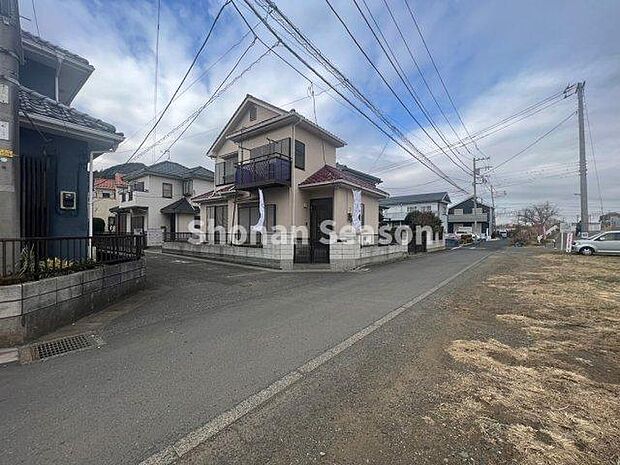 駅チカなのに落ち着いた湘南ライフが送れる！人気の平塚駅南エリア◎　　スーパー・ドラッグストア（徒歩6分）飲食店・ホームセンター近く、暮らしやすい平坦地にございます♪