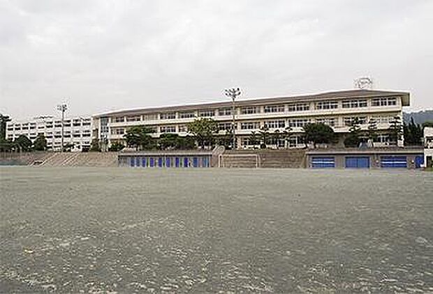 【中学校】大磯中学校まで2721ｍ