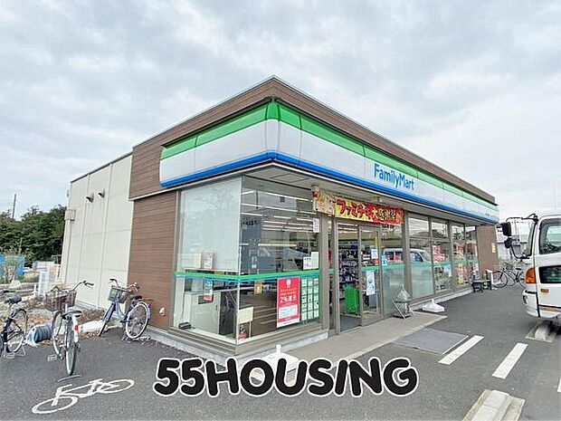 ファミリーマート蓮田南新宿店 徒歩6分。 450m