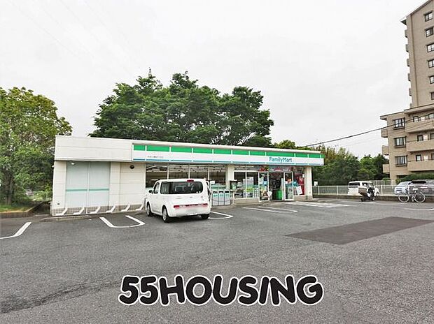 ファミリーマート大宮三橋四丁目店 徒歩16分。 1240m