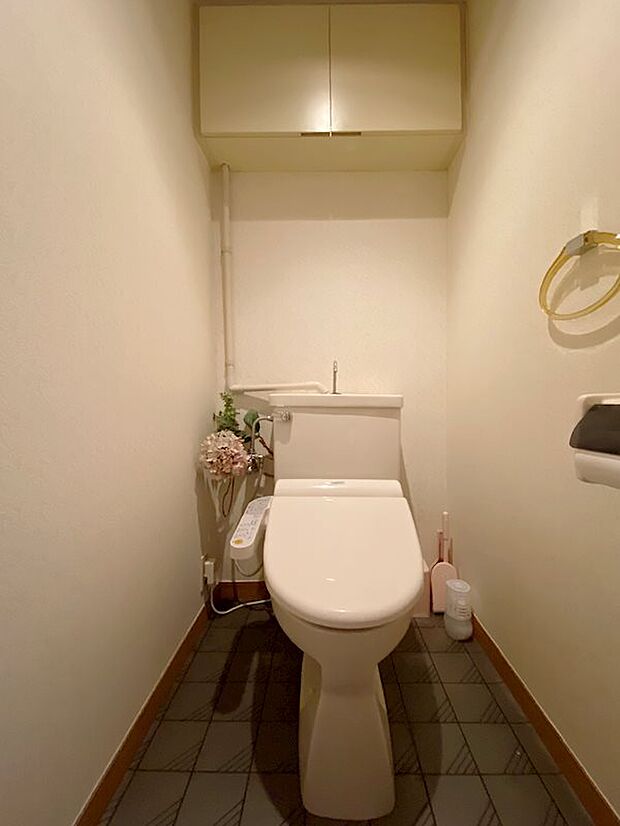 トイレは温水洗浄暖房便座です。