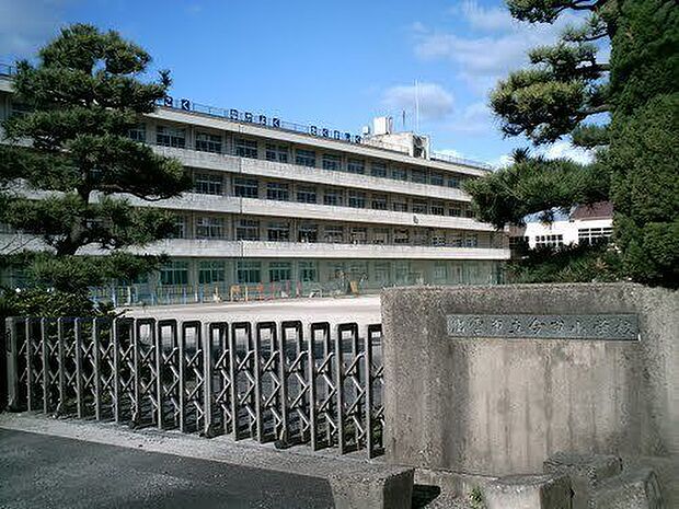 出雲市立今市小学校 876m