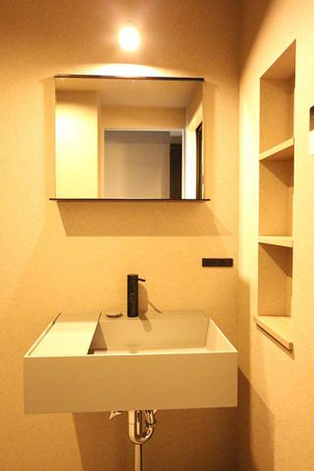 ホテルライクな広々洗面台収納スペースが多く、洗面室をすっきりと保つことができます