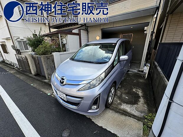 お車駐車スペースでございます。お車1台駐車可能なスペースがございます。現地（2023年11月17日）撮影