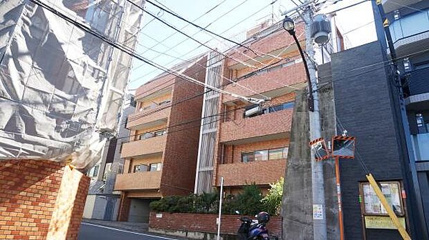 6階建て2階住戸　大切なペットと一緒に暮らせます　最寄り駅徒歩10分圏内　新規内装リノベーション