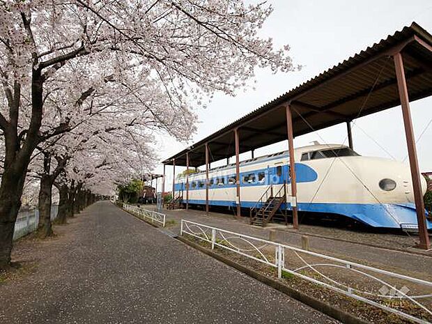 新幹線公園の外観