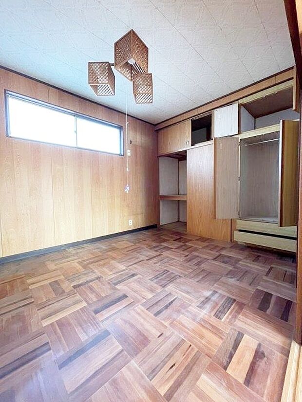 造り付け収納で余分な家具を置かなくて良いので、お部屋がすっきりして広く使えます。　