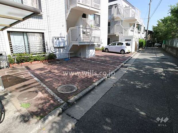 敷地内駐車場（屋外平面式）