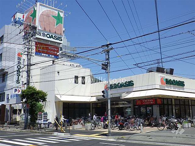 阪急オアシス(小曽根店)の外観