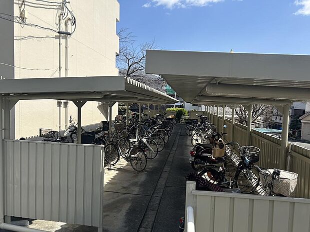 自転車・バイク置き場もございます♪