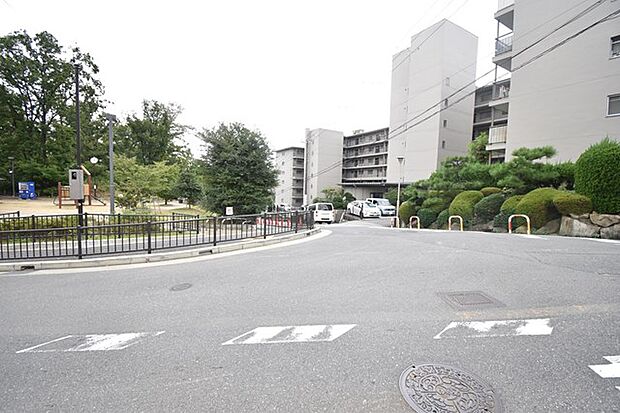 エイブル売買事業部では、箕面市・豊中市・吹田市・池田市・茨木市・高槻市の北摂エリア全域で、物件のご紹介を致しております。北摂エリアにて購入物件をお探しの際は、当社までお問合せ下さいませ。