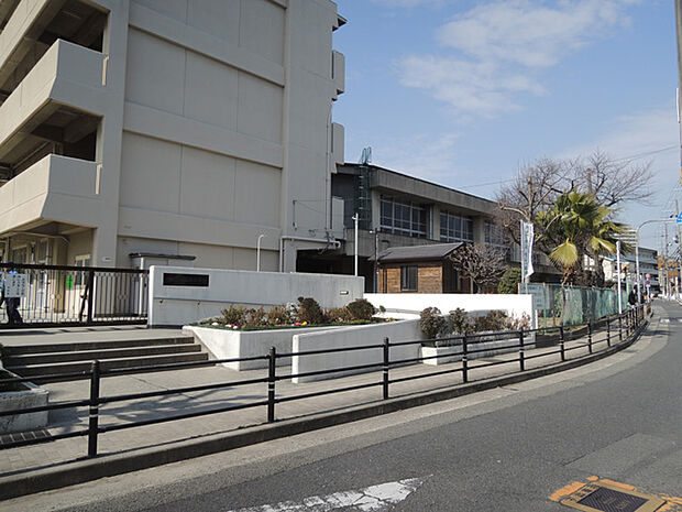 【小学校】吹田市立山手小学校まで436ｍ