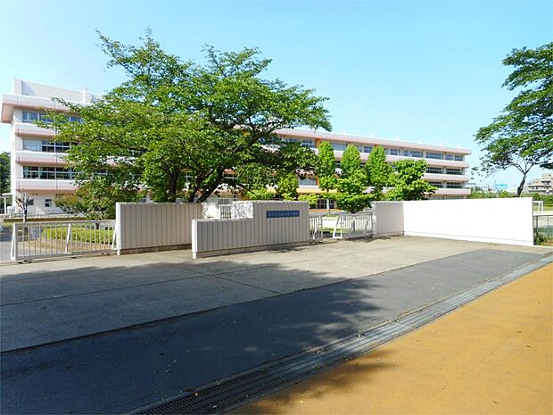 取手市立取手西小学校（1300m）