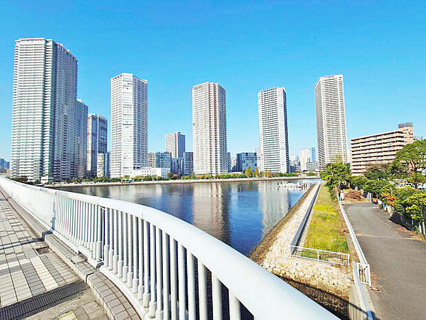 辰巳駅を出た橋からの風景