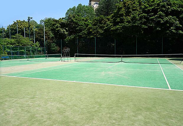 【公園】外濠公園総合グラウンドテニスコートまで891ｍ