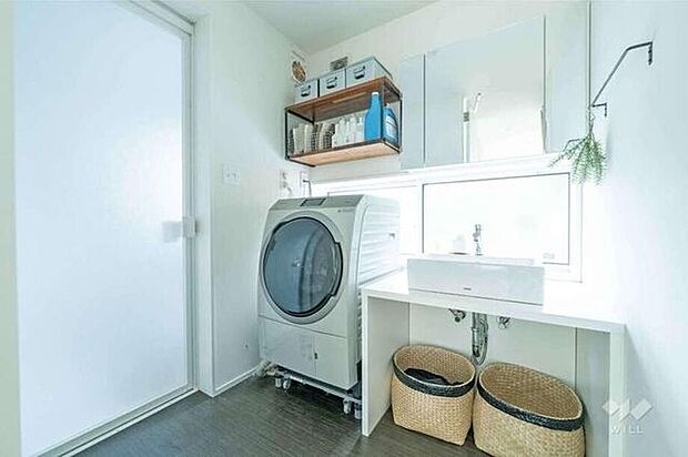MUJI HOTELで採用された無印良品オリジナルの洗面器を採用しています。表面は落ち着きのあるマット仕上げ。エッジを薄くしながらも、柔らかい曲線が美しい、無印良品らしいシンプルなデザインです