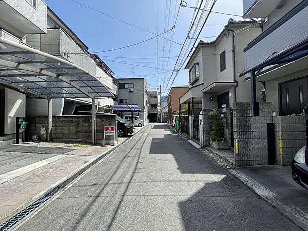 交通量の少ない前面道路で安心ですね☆