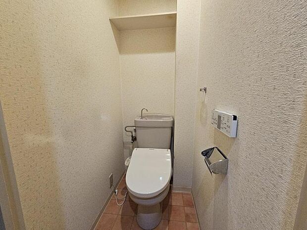 棚上収納があるトイレは使いやすくて便利なのが良いですね！