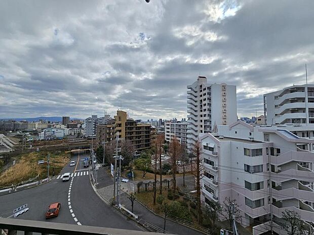 周囲に高い建物はなく、眺望良好ですよ！