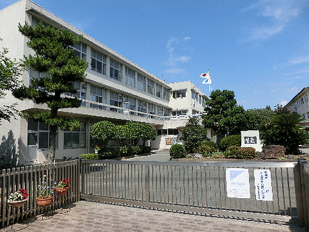 浜松市立蜆塚中学校（296m）
