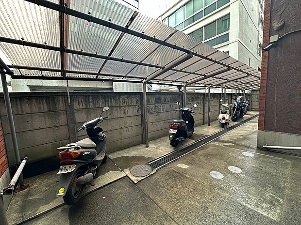 バイク置き場もございます。※空き状況は都度ご確認下さい。