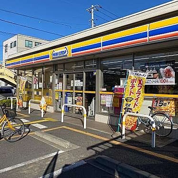 ミニストップ川口上青木店 徒歩6分。 430m