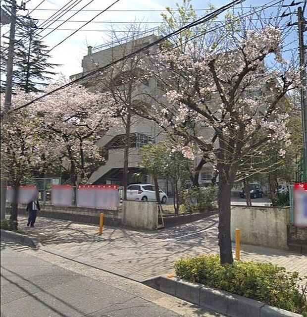 さいたま市立田島中学校 徒歩18分。 1370m