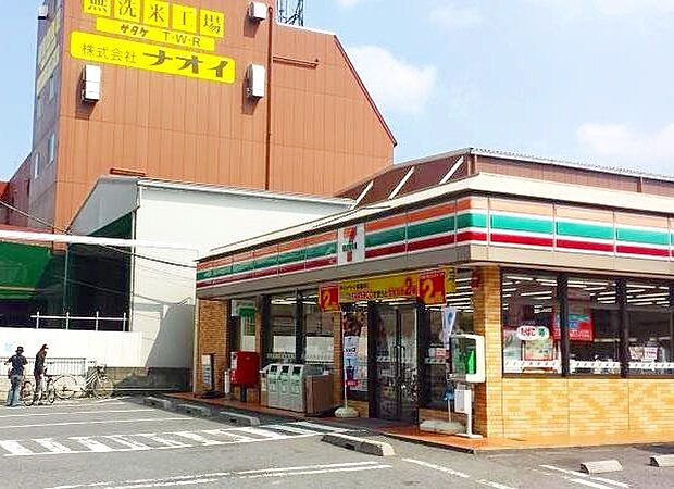 セブンイレブン蕨北町店 徒歩3分。 210m