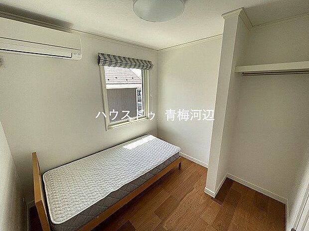 4帖洋室：小ぶりなお部屋ですが、収納もしっかりとあるので、お部屋を広く使えます。