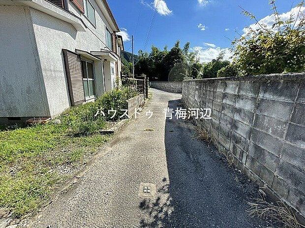 【西側 前面道路】